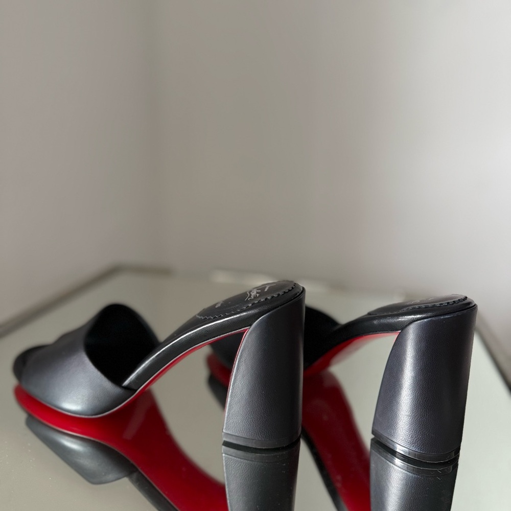 New CHRISTIAN LOUBOUTIN Jane leather mules 39.5 $885 - Picture 7 of 16